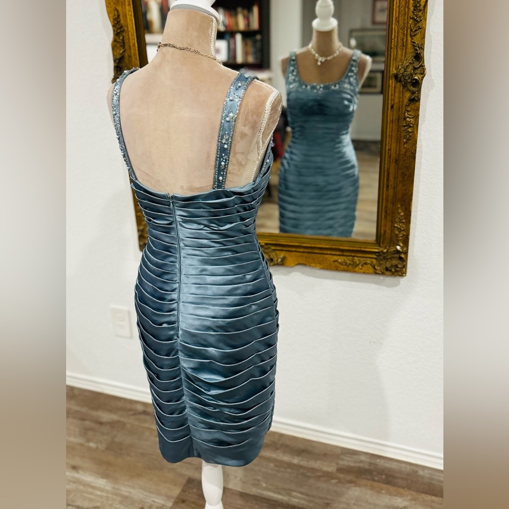 Adrianna Papell silver icy blue jeweled beaded cocktail party dress size 6 - Picture 2 of 6